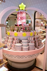 画像ギャラリー No.023のサムネイル画像 / テイクアウトスイーツ専門店「カービィカフェ PETIT」,東京キャラスターストリートに本日オープン