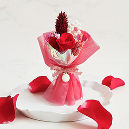 画像ギャラリー No.005のサムネイル画像 / 「崩壊:スターレイル」と花屋karendoのコラボが12月7日にスタート。赤いバラの対象商品購入でアルジェンティのグッズをもらえる