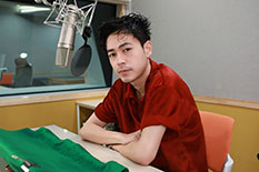 画像ギャラリー No.003のサムネイル画像 / 「龍が如く8」に出演する成田 凌さんのインタビュー映像が公開に。自身が演じた車椅子の青年「三田村英二」を語る