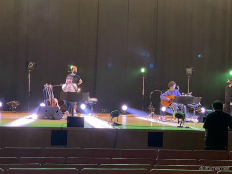 ���������꡼ No.012�Υ���ͥ������ / �֥��르�ʥӥ� Acoustic Tour 2022 -Spring Session-�׺ǽ������ݡ��ȡ���1�ĤȤ���Ʊ�����֤Ϥʤ��ɶ˾�Υ饤��