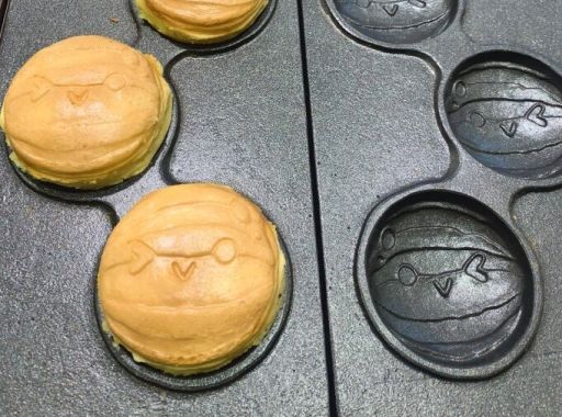 画像ギャラリー No.002のサムネイル画像 / 「スイカゲーム焼き」,池袋のGiGOのたい焼き総本店で本日販売開始。1個購入するごとにオリジナルステッカーがもらえる