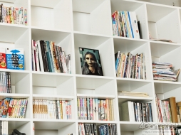 画像ギャラリー No.036のサムネイル画像 / 「野狗子: Slitterhead」クリエイターの外山圭一郎氏と作曲家の山岡 晃氏にインタビュー。謎多き“ホラー×エンタメ”作品に込めた思いとは