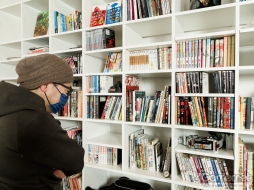 画像ギャラリー No.037のサムネイル画像 / 「野狗子: Slitterhead」クリエイターの外山圭一郎氏と作曲家の山岡 晃氏にインタビュー。謎多き“ホラー×エンタメ”作品に込めた思いとは