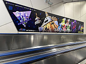 画像集#025のサムネイル/「ソウルハッカーズ2」，JR秋葉原駅でポスタージャックを開始。クロス新宿ビジョンでスペシャル3D映像が8月23日から上映に