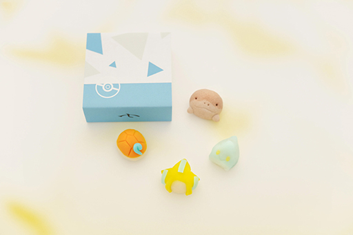 画像ギャラリー No.001のサムネイル画像 / 「ポケモン京菓子 夏」抽選販売を開始。ポッチャマとラブカスが泳ぐ涼しげな羊かんなどが登場
