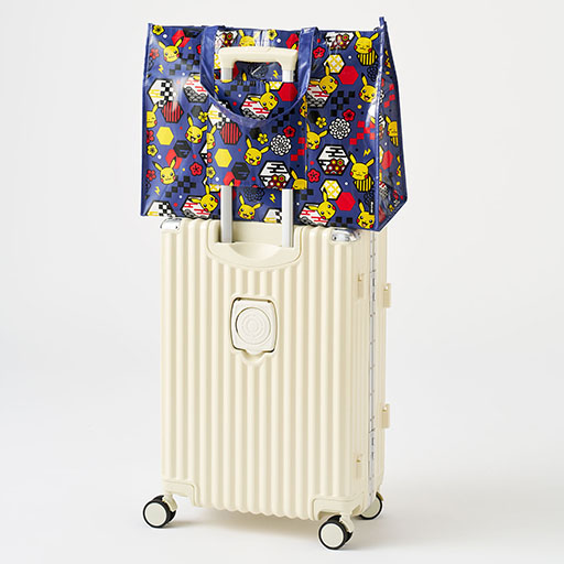 画像ギャラリー No.007のサムネイル画像 / ピカチュウ,ヤドン,カビゴンになりきれるフード付ネックピローなどが登場。「ポケモン」デザインのトラベルグッズ,gowellより発売