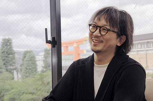 ���������꡼ No.009�Υ���ͥ������ / �Υ��󥿥ӥ塼�������β��ڥ�����˱ƶ���ڤܤ�HYBE����̾�����Ѥ��Ƥޤǥ�����ȳ���ĩ�魯�롣HYBE IM����֥ɥ�२�����פϡ��ɤ�ʿͤ������ܻؤ��Ƥ�����ҤʤΤ�