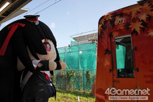 鳴潮」と京阪電車のコラボによるラッピング電車が運行。特別車掌に就任