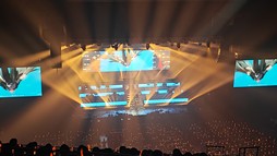 画像ギャラリー No.015のサムネイル画像 / 「鳴潮」のコンサートツアー“To the New World”東京公演レポート。ストーリーの感動が蘇る，心揺さぶるサウンドたち