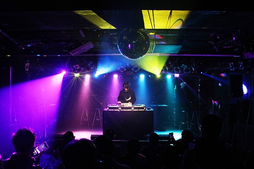 画像ギャラリー No.004のサムネイル画像 / 「メガドライブミニ2」発売記念トーク&DJライブ“メガセレブの宴”レポート。メガドライバーを魅了したセレブな一夜に