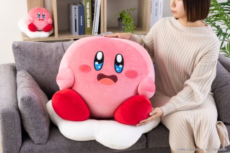 幅60cm超えのもちもちふわふわ。「カービィのグルメフェス」の