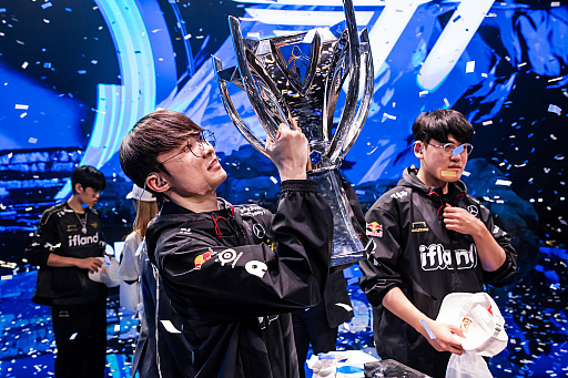 ���������꡼ No.010�Υ���ͥ������ / �Υ��󥿥ӥ塼�ϡ֥�͡�����II�ס�TERA�ס֥֥롼���������֡סġĿ����ΥҥåȺ��Ф��Ƥ����ѥ���μ��ʤ���ɸ�ϡ����������Ѥ��륲������뤳�ȡ�