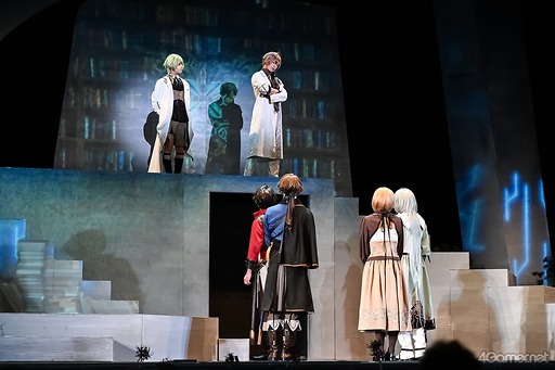 画像ギャラリー No.007のサムネイル画像 / 舞台「終遠のヴィルシュ」ゲネプロレポート。イヴとセレスの切ない恋物語をリコリス・ノワージュと炎で演出