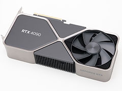 写真で見る「GeForce RTX 4090 Founders Edition」。最強GeForceは3スロット厚で重さ約2.2kgのヘビー級だ
