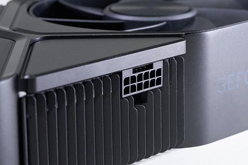 画像ギャラリー No.008のサムネイル画像 / RTX 40 SUPERの第1弾「GeForce RTX 4070 SUPER」の実力を検証。上位のRTX 4070 Tiに迫るゲームもあり