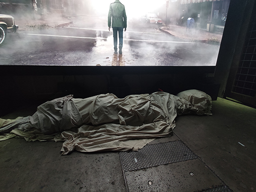 TGS 2024 東京ゲームショウ サイレントヒル Tシャツ パンフレット 東京ゲームショーでのサイレントヒル2 Tシャツ - メルカリ