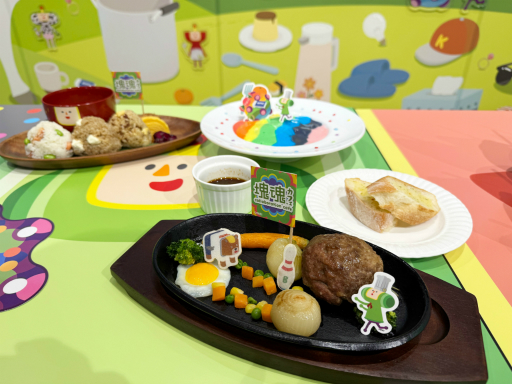 画像ギャラリー No.006のサムネイル画像 / ミソのミソ椀でゴクゴクとドリンクを飲む衝撃。「塊魂 Collaboration Cafe」レポート