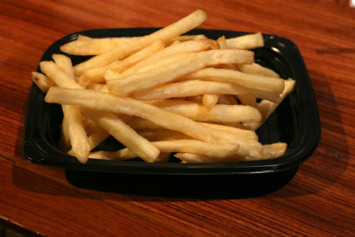 画像ギャラリー No.009のサムネイル画像 / 「モンハンNow」の公式オフライン交流会をレポート。3〜4人でテーブルを囲み「一狩りいこうぜ!」とプレイする懐かしのスタイルが再現された