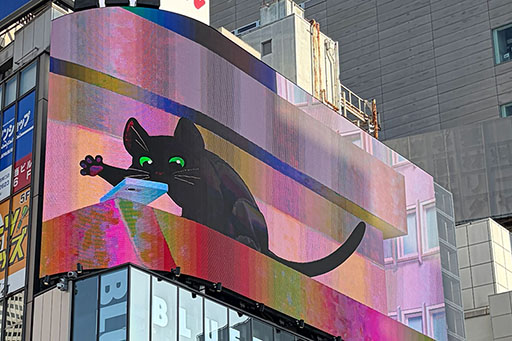 画像ギャラリー No.002のサムネイル画像 / 「リトルキティ・ビッグシティ」の猫が11月12日まで「クロス新宿ビジョン」に登場