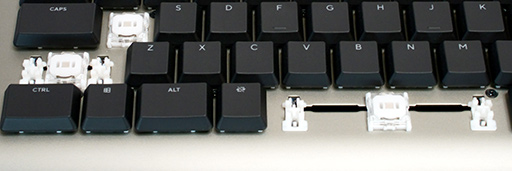 ���������꡼ No.040�Υ���ͥ������ / ���ܤΥ�ΤŤ���ΰ��Ϥ򴶤����񻺥�ԥȥ��б������ܡ��ɡ�ZENAIM KEYBOARD 2 TKL JIS�פϡ�����Ǹ��äơֵ������ä���