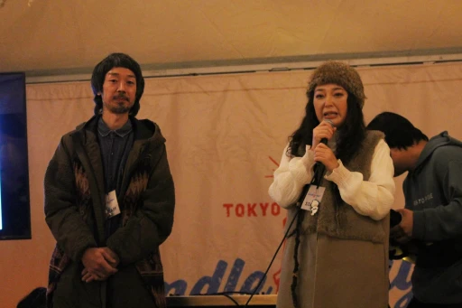 画像ギャラリー No.010のサムネイル画像 / 東京タワーのキャンドルイベントに「Sky 星を紡ぐ子どもたち」が出展。無数のキャンドルが灯る中,作中楽曲のライブパフォーマンスが響きわたる