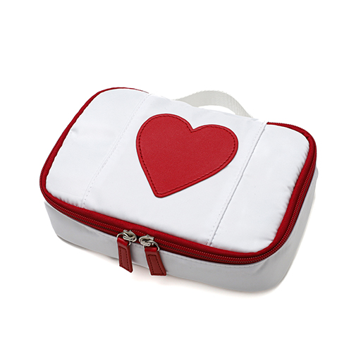 画像ギャラリー No.004のサムネイル画像 / 「ペルソナ3 リロード」,緊急時に持ち出せる「S.E.E.S.制式防災セット」と「コロマル救急ポーチ」の受注を開始