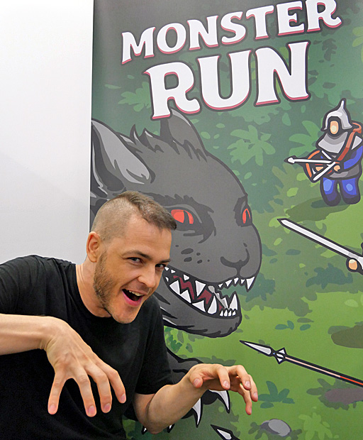 Thumbnail of photo set No. 002 /[gamescom]Monster Run was released for the first time and is the story of giant monsters fighting hundreds of humans