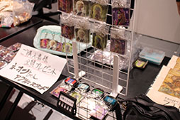 画像ギャラリー No.004のサムネイル画像 / KONAMI「PROJECT ZIRCON」の物販では,プレイヤーたちの製作グッズを販売。「JAPAN Web3 Game Summit」の企業ブースをレポート