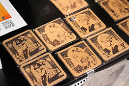画像ギャラリー No.005のサムネイル画像 / KONAMI「PROJECT ZIRCON」の物販では,プレイヤーたちの製作グッズを販売。「JAPAN Web3 Game Summit」の企業ブースをレポート