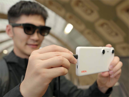 画像ギャラリー No.002のサムネイル画像 / Androidアプリの表示や立体写真の撮影も可能なサングラス型ディスプレイ用周辺機器「XREAL Beam Pro」の販売がスタート