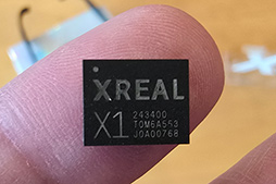 ���������꡼ No.008�Υ���ͥ������ / �ȼ��ץ����å������ٱ�ˤʤꡤ����䵡ǽ�⶯�����줿���󥰥饹���ǥ����ץ쥤��XREAL One�פ�����ȯ�����