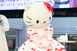 画像ギャラリー No.020のサムネイル画像 / 主(ロード),ハローキティの登場に池袋が沸いた! 「フラガリアメモリーズ」AGF2024ステージレポート&登壇キャストインタビュー