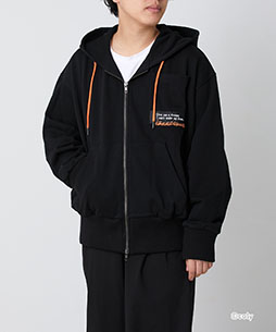 画像ギャラリー No.011のサムネイル画像 / 「ブレイクマイケース」とファッションEC「ZOZOTOWN」がコラボ。キャラクター衣装を再現したアパレルアイテムや雑貨をラインナップ