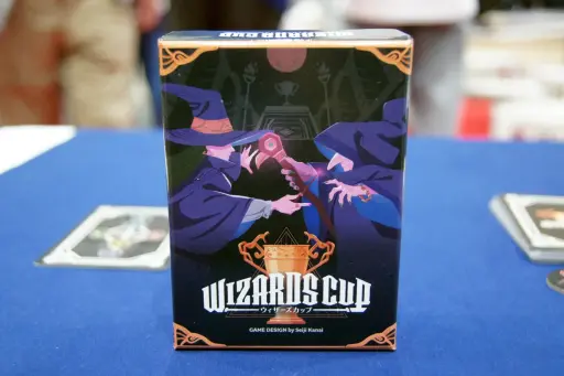 画像ギャラリー No.001のサムネイル画像 / カナイセイジ氏の新作カードゲーム「ウィザーズカップ」をプレイ。事前に組み上げた戦略をぶつけ合う,超シンプルで熱い読み合いが楽しめる