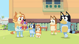 Bluey: �ӥǥ�������
