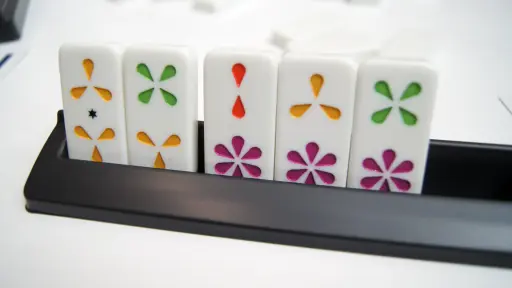 ���������꡼ No.002�Υ���ͥ������ / 2023�������ܺ��ϻ�ڡפ�ץ쥤���Ⱦ岼�ɤ�����ɥߥ��פ�Ȥä�3����������Ω���ܻؤ�����������������������