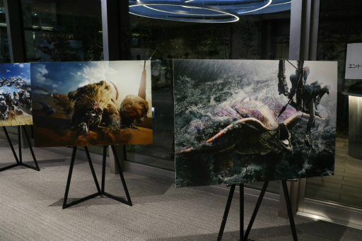 画像ギャラリー No.023のサムネイル画像 / 「モンスターハンターワイルズ」発売前夜イベントをレポート。TVCMに出演中の西野七瀬さんがイャンクックの群れにチャレンジ