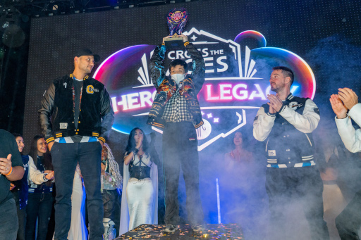 画像ギャラリー No.003のサムネイル画像 / 「Cross The Ages: TCG」,初の世界大会で日本人プレイヤーのやじるし選手が優勝! 約215万円の賞金と優勝者限定カードを獲得【PR】