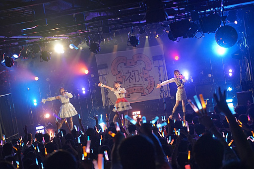 ���������꡼ No.003�Υ���ͥ������ / �ֳرॢ���ɥ�ޥ������׽�Υ饤�֥ĥ������ִ���व�󡤰�ƣ�񲻤�������ͧΤ���󤬽б餷���ֽ鿴����פ��ۿ���İ��ݡ���