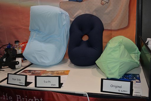 ぶいすいーと vrchat V睡眠用 まくら【専用カバー付き】 VR睡眠用まくら「ぶいすいーと」の秋冬用まくらカバーを発売