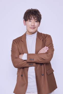 画像ギャラリー No.002のサムネイル画像 / 春日一番役・中谷一博さんが子猫(?)を演じる!? 「龍が如く8外伝 Pirates in Hawaii」の新キャストが発表に