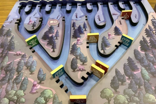 画像ギャラリー No.005のサムネイル画像 / 流れるパールを受け止めろ! 奇抜なビジュアルとシンプルかつ堅実なルールが同居したボードゲーム「12 Rivers」日本語版を紹介