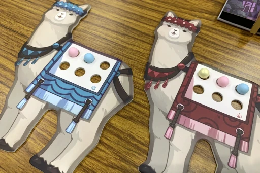 画像ギャラリー No.011のサムネイル画像 / 流れるパールを受け止めろ! 奇抜なビジュアルとシンプルかつ堅実なルールが同居したボードゲーム「12 Rivers」日本語版を紹介