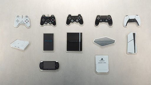 画像ギャラリー No.006のサムネイル画像 / 「PlayStation」「アストロボット」「どこでもいっしょ」の新作アイテムが登場。デスク周りを彩る「グリッターランプ」などをラインナップ