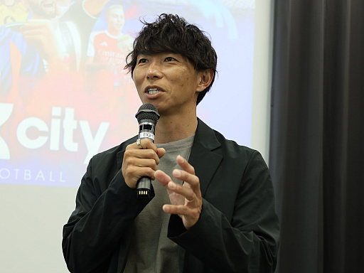 画像ギャラリー No.001のサムネイル画像 / サッカー元日本代表の佐藤寿人氏が,「Copa City」試遊会に登場。街やスタジアムを整備し,サッカーの試合を運営する異色のシミュレーションを語る