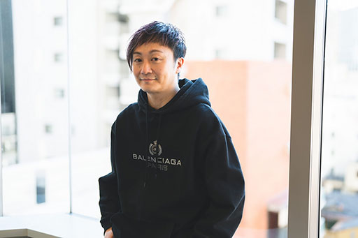 ���������꡼ No.005�Υ���ͥ������ / ��HUNDRED LINE -�ǽ��ɱҳر�-�פ�ȯ��1��ǯ��ǰ���٥�Ȥ�4��26���˳��ŷ��ꡣ�����åȤ�����������դⳫ�Ϥ�