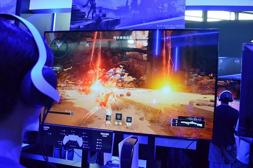 ²èÁü¥®¥ã¥é¥ê¡¼ No.006¤Î¥µ¥à¥Í¥¤¥ë²èÁü / ¡È·õ¤ÈËâË¡¡É¤Ê¤é¤Ì¡È½Æ¤ÈËâË¡¡É¤ÇÀ臘TPS¡£PlayStation¥Ö¡¼¥¹¤Ë½ÐŸ¤Î¡ÖÀø阈¸Â³¦¡ÊExiledge¡Ë¡×¥×¥ì¥¤¥ì¥Ý¡¼¥È¡ÎCJ2024¡Ï