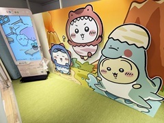恐竜とアリスなちいかわたちがやってきた！ 「ちいかわぽけっと」公式グッズ第3弾が本日発売。池袋のPOP UP STOREをひと足先に見てきたゾーイ