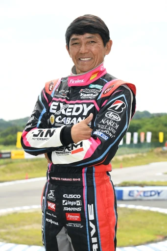 ���������꡼ No.002�Υ���ͥ������ / �Υ��󥿥ӥ塼�ϡ�Project Motor Racing�פγ�ȯ�ץ������˻���ů��᤬���á�����٥ƥ��ɥ饤�С����졼������Υꥢ�����