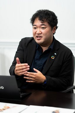 ���������꡼ No.071�Υ���ͥ������ / �Υ��󥿥ӥ塼�ϡ֥�ߥ��Υ��ȥꥨ ���ɲ���ϣ��ѻΤȸ��Ϥ��ϡ��ץ���饯�����ǥ�����Τ٤ˤ��޻��ʹ������͸��������ϫ���饤���μ��äơ��ɤ��ʤ��Ǥ�����